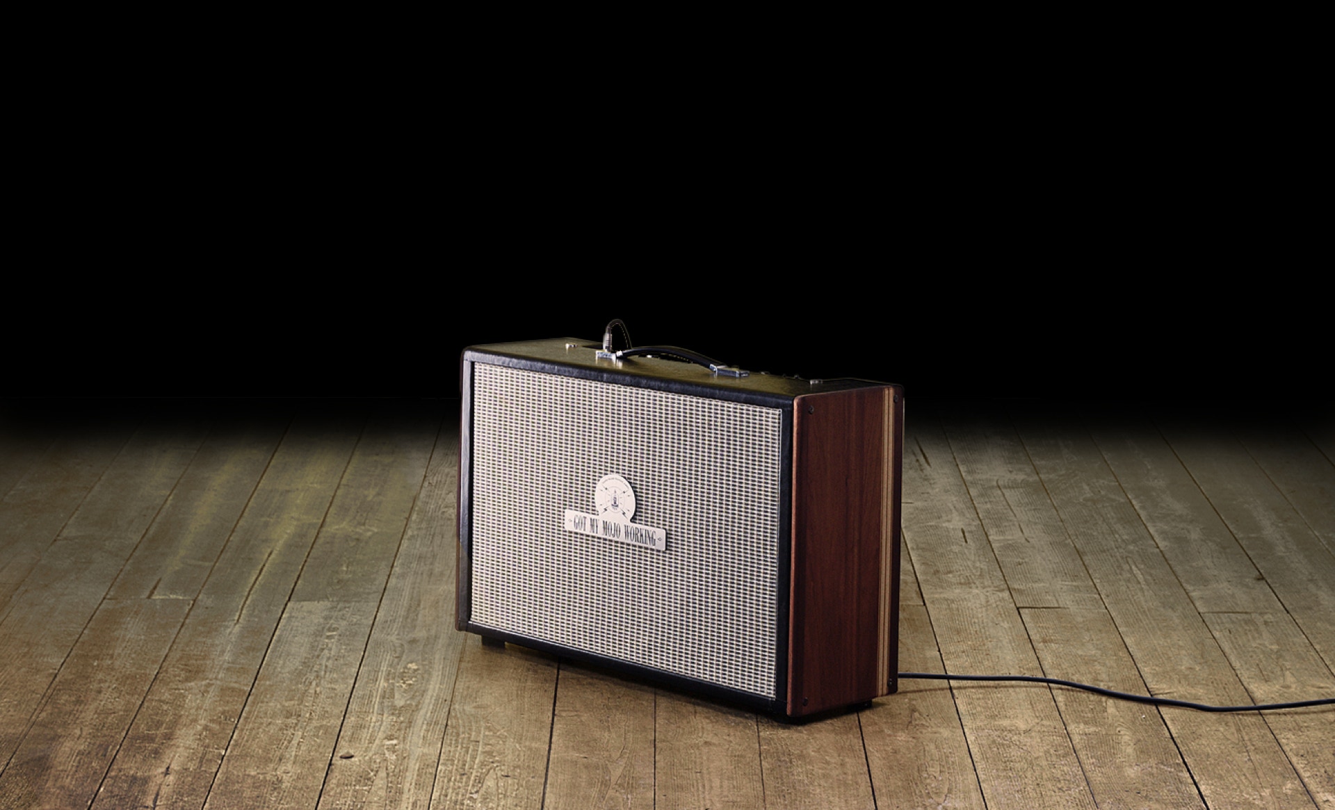 Got My Mojo Working is a boutique that carries handmade guitar tube amplifiers, especially tailored for blues music. Each and every piece is entirely handmade and customized based on the artist’s needs. Our instruments are not replicas of  known amplifiers, they are all made of original circuits.